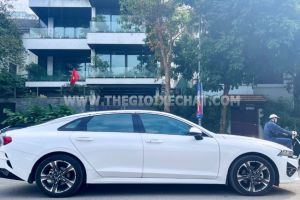 Xe Kia K5 Premium 2.0 AT 2024