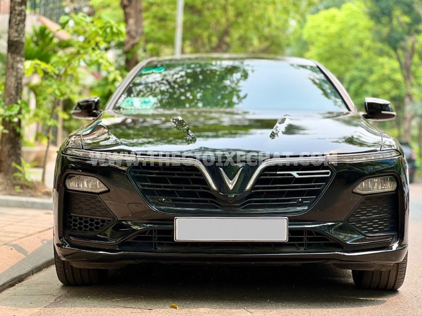 VinFast Lux A 2.0 Base 2.0 AT 2021