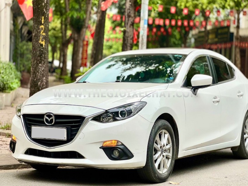 Mazda 3 1.5 AT 2016