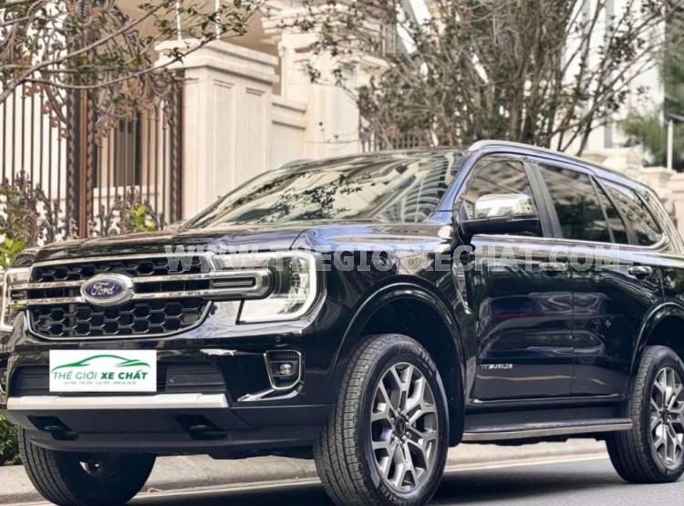 Ford Everest Titanium 2.0L 4x2 AT 2024