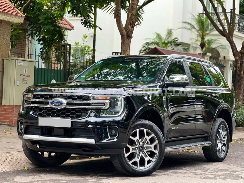 Ford Everest Titanium 2.0L 4x2 AT 2024