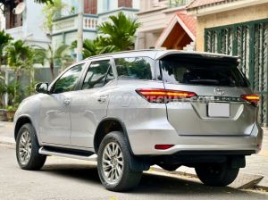 Xe Toyota Fortuner 2.7V 4x4 AT 2021